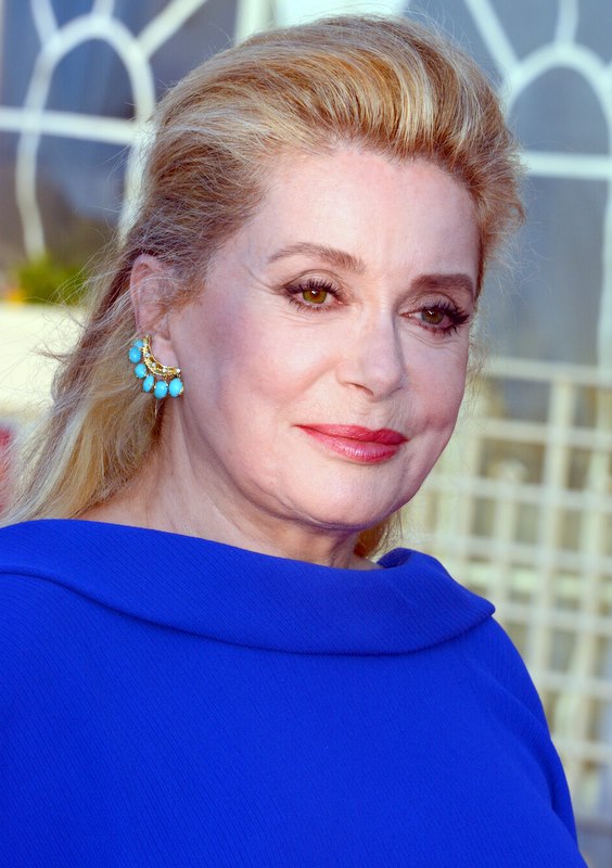 Catherine_Deneuve_Cabourg_2013.jpg