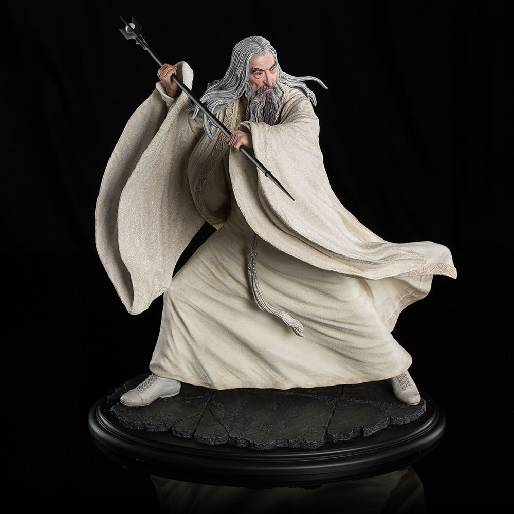 87-01-01667_Hobbit_Saruman_the_White_Figure_002.jpg