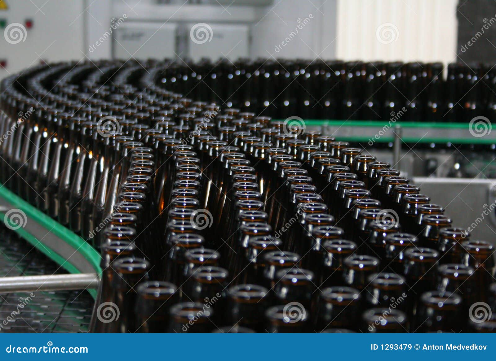 bottle-conveyor-1293479.jpg