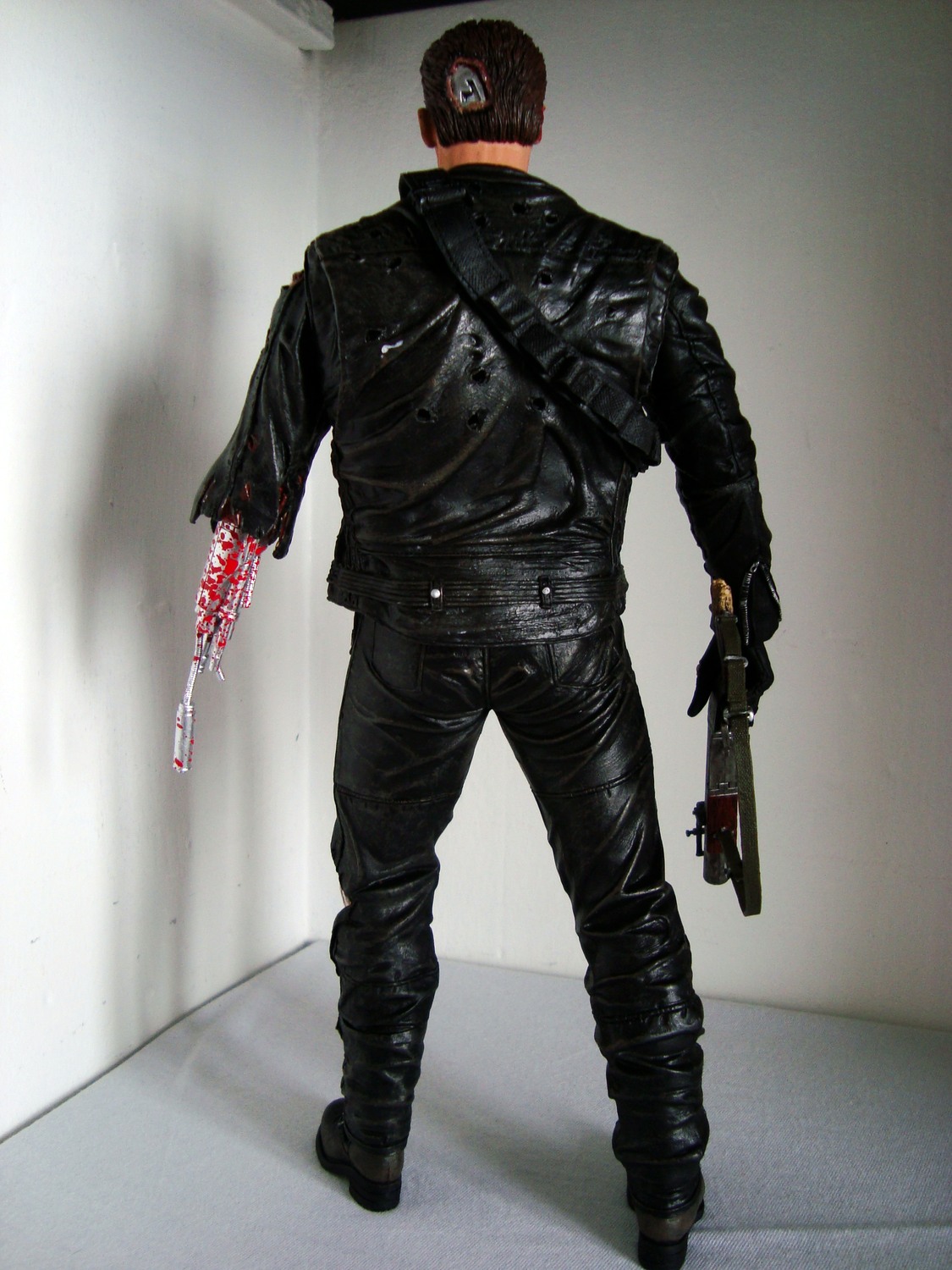 terminator_final_battle_damaged_head0003.jpg