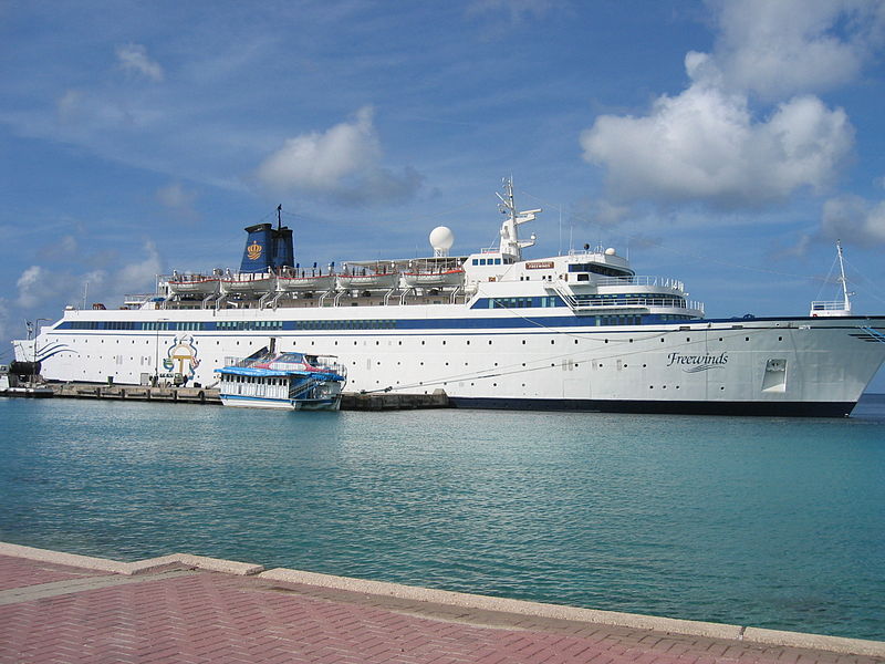 800px-Freewinds_starboard.jpg