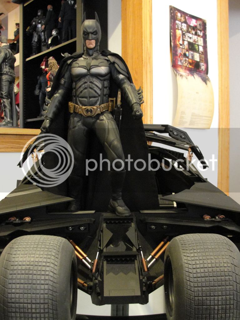 DX02BatmanandTheTumbler3.jpg