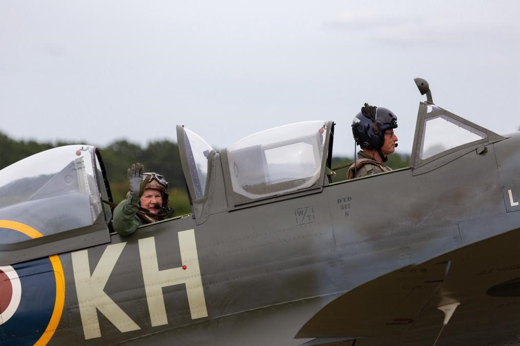 <p>Doreen Allen flying in a Spitfire at Headcorn Aerodrome in Kent. DOREEN ALLEN VIA SWNS.</p><p>“></p><div data-xf-p=