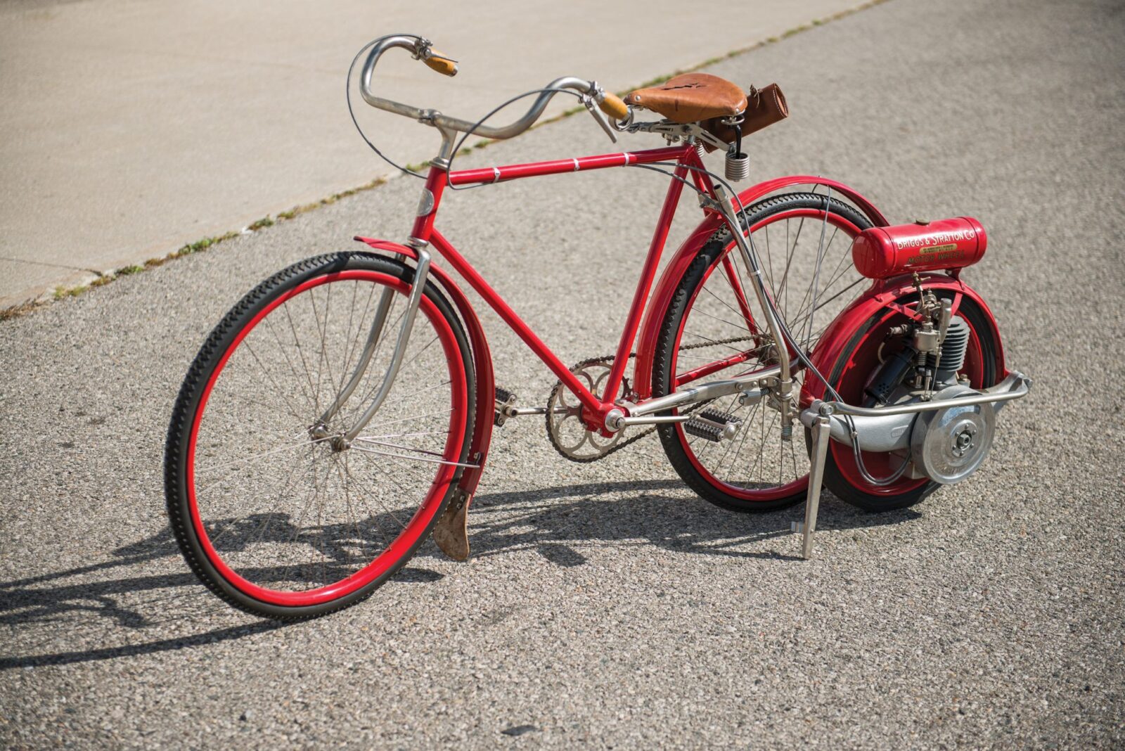 Briggs-Stratton-Motor-Wheel-Powered-Bicycle-1600x1068.jpg