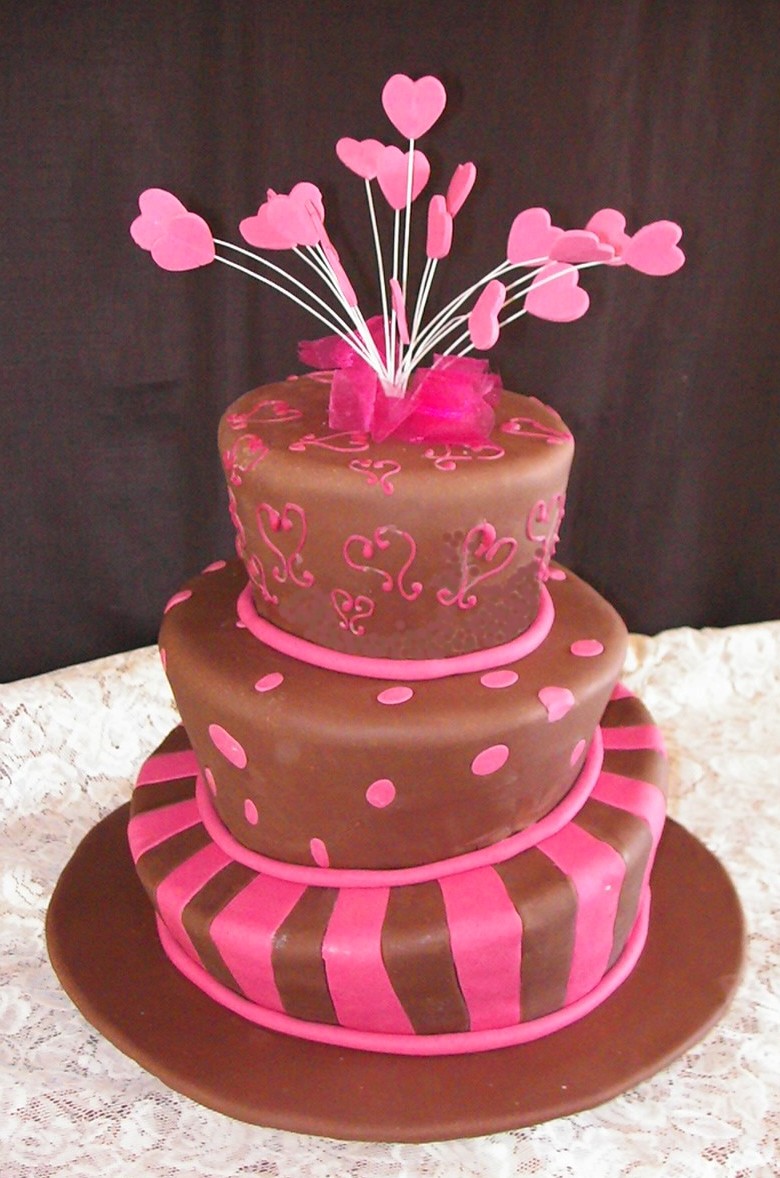 3+tier+crazy+cake+pink+and+chocolate.jpg