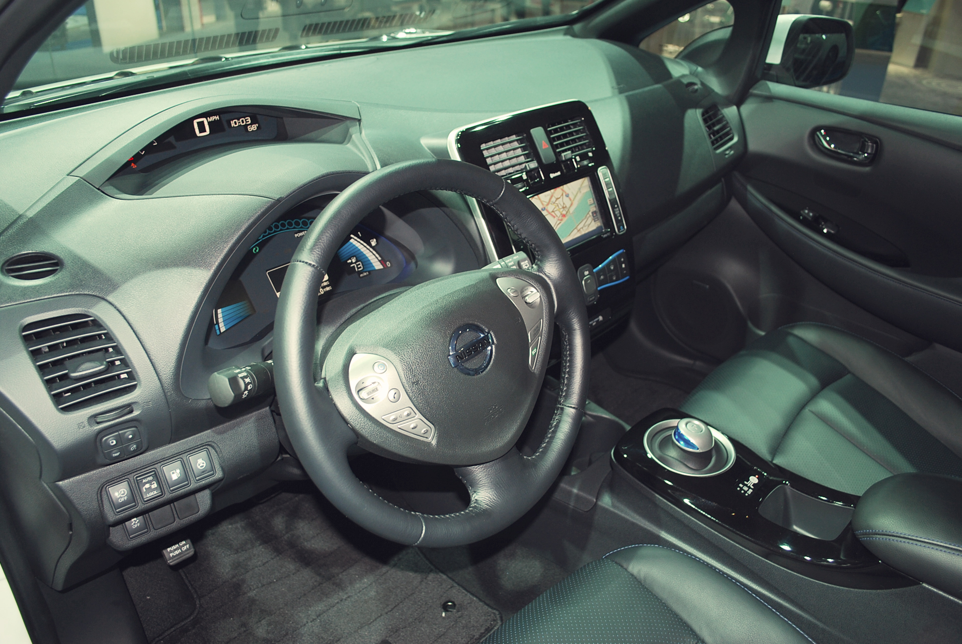 Nissan-Leaf-Interior.jpg