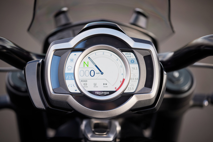 2025 Triumph Rocket 3 Storm GT Dash