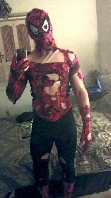 spider_man_cosplay__battle_damaged__by_broseffskison-d7kkhr2.jpg