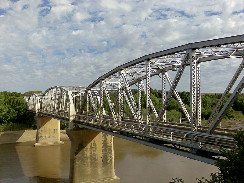 800px-General_Hertzog_Bridge_over_Orange_River_at_Aliwal_North.jpg