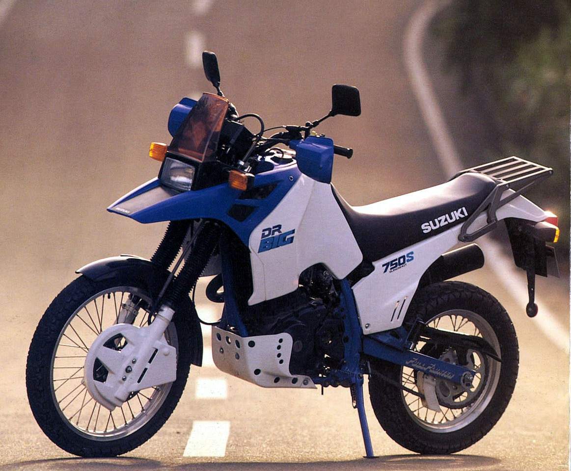 Suzuki%20DR750%20%201.jpg