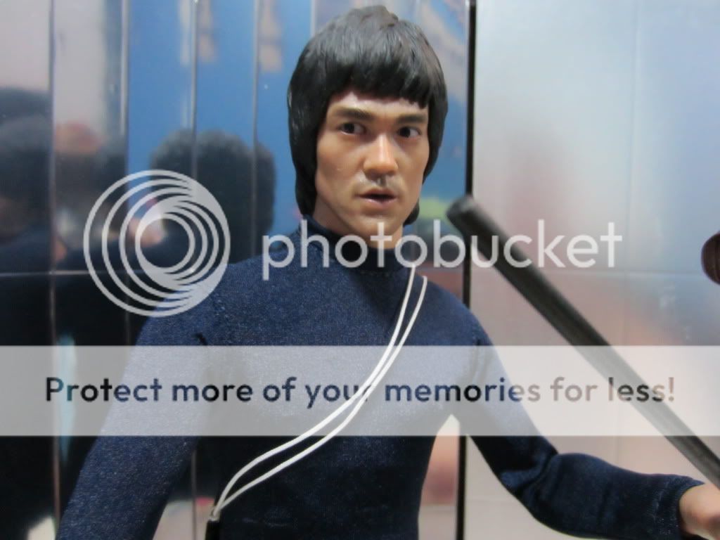 HotToysDX04-EntertheDragonBruceLee20.jpg