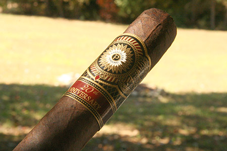 perdomo+20th+maduro+angle.jpg