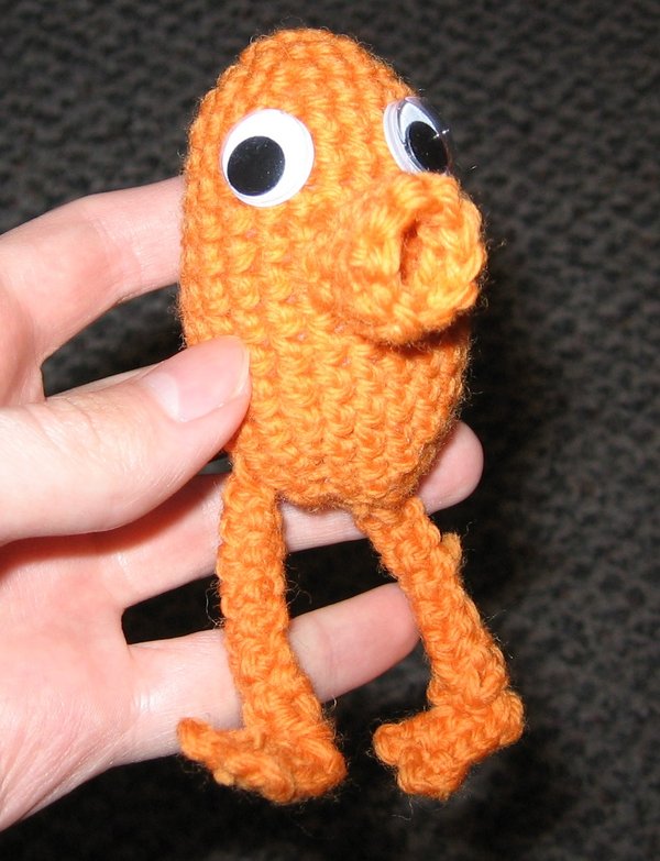 Q_Bert_Amigurumi_by_JusticeDude.jpg