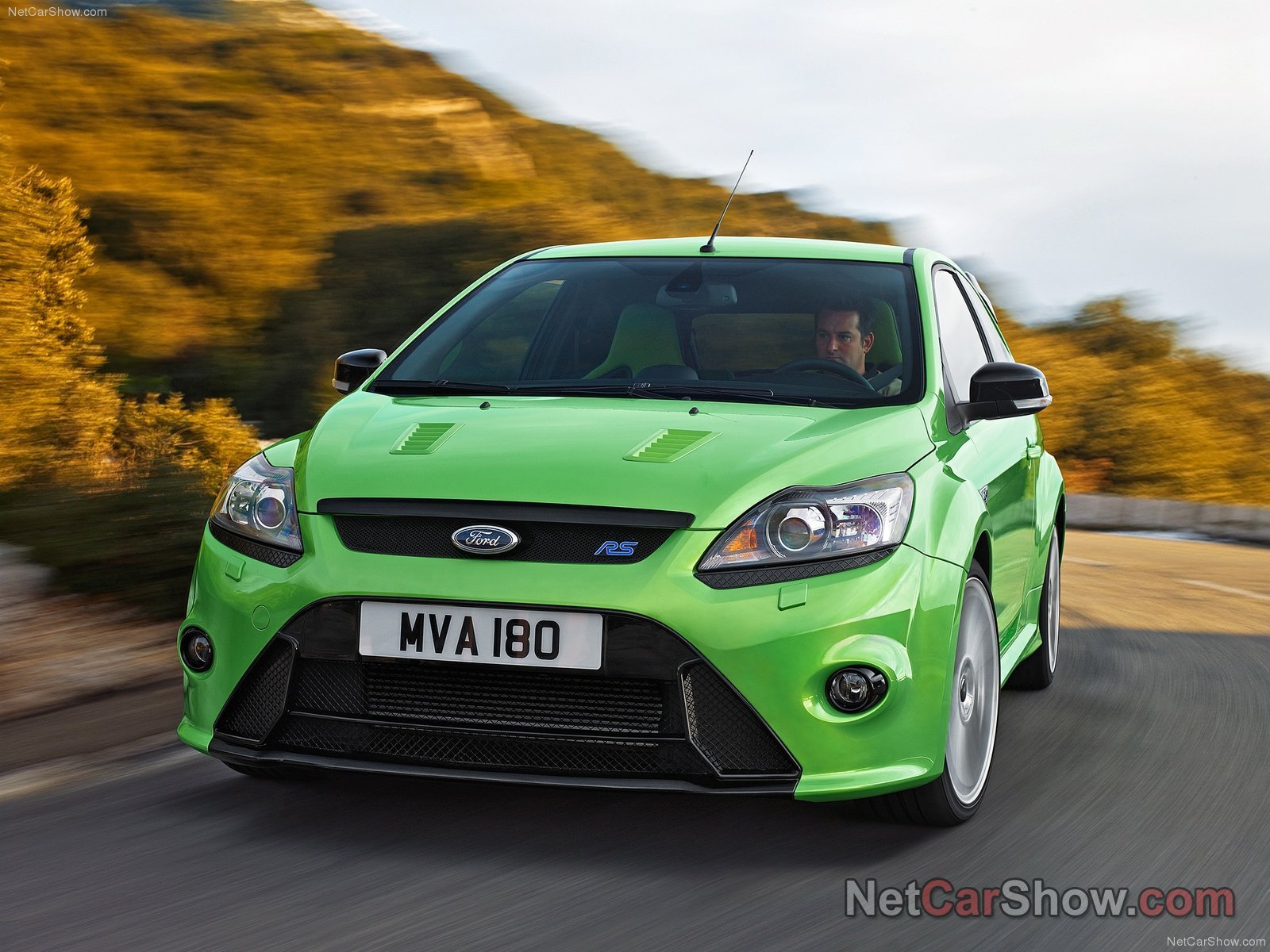 ford-focus_rs_2009_16kfs25.jpg