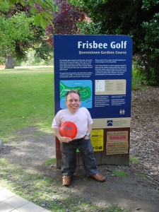 Frisbee-Golf-225x300.jpg