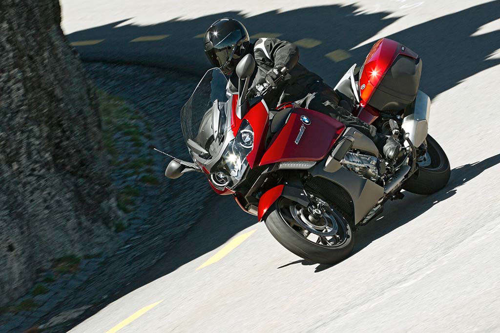 K1600GT_riding_09.jpg