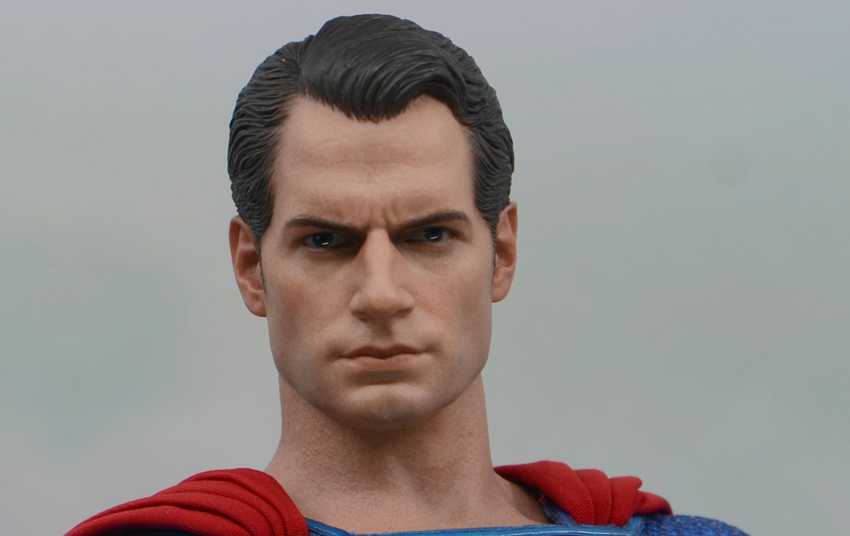 hot-toys-justice-league-superman-figure-review-henry-cavill-likeness.jpg