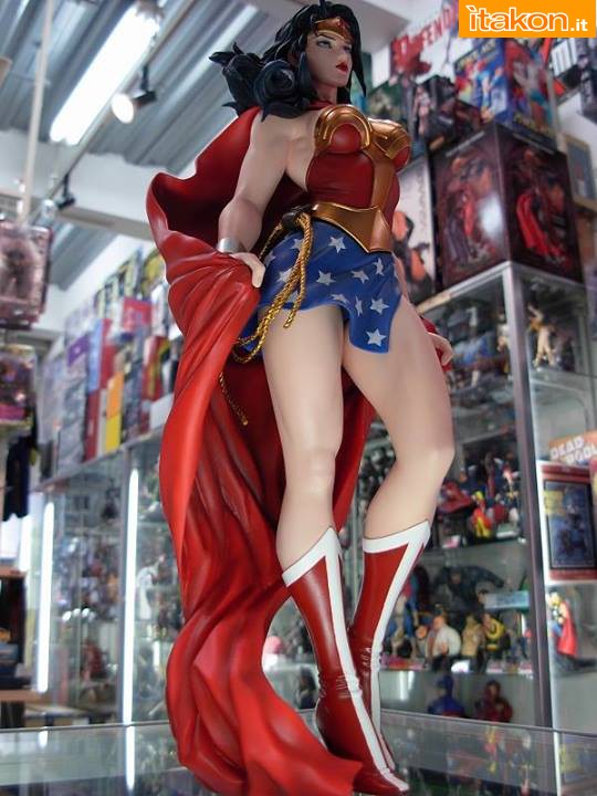 Kotobukiya-Wonder-Woman-ARTFX-10.jpg