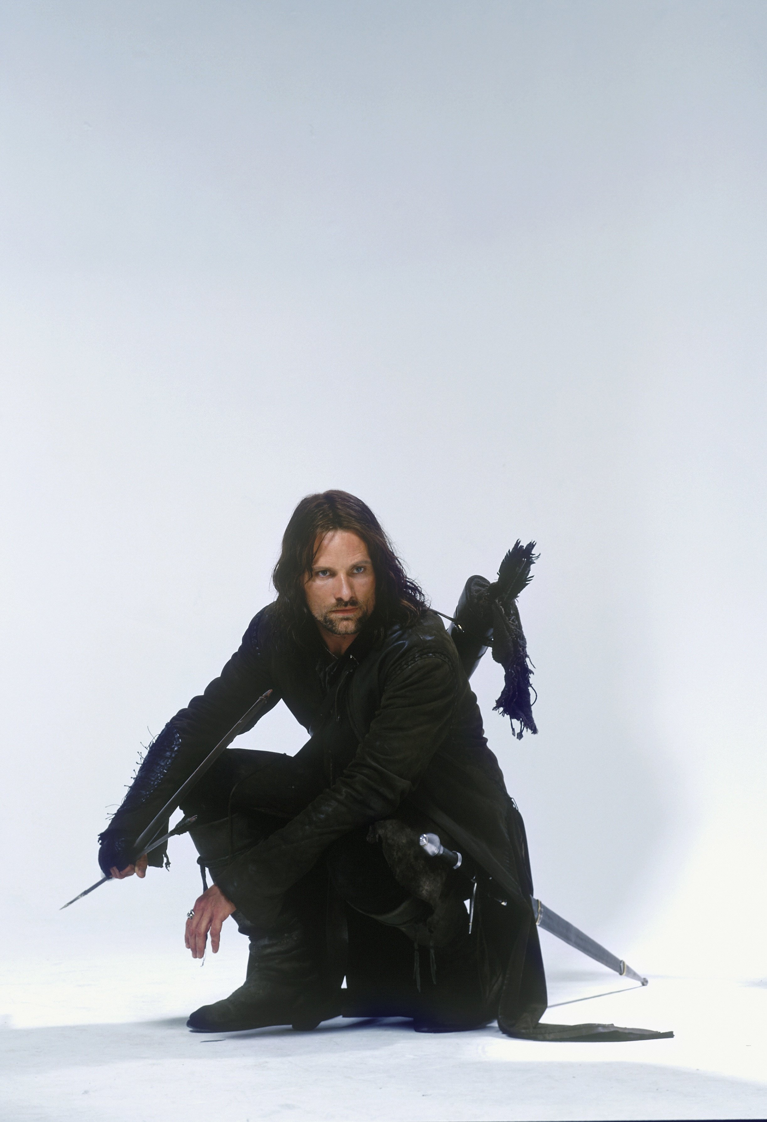 Aragorn-lotr-lord-of-the-rings-37618590-2445-3574.jpg