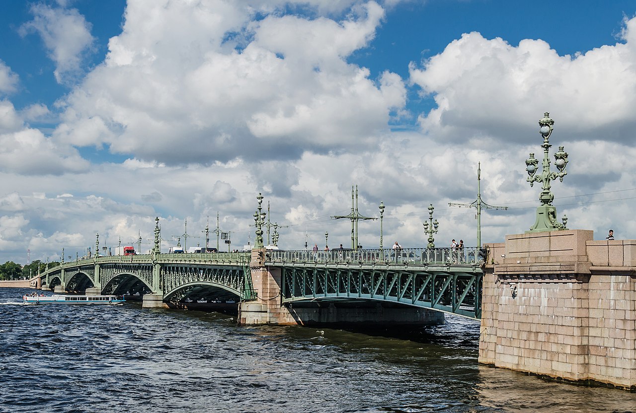 1280px-Trinity_Bridge_in_Saint_Petersburg.jpg