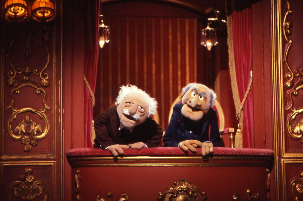 1000px-TMS-Statler%26Waldorf-BalconyBox.jpg