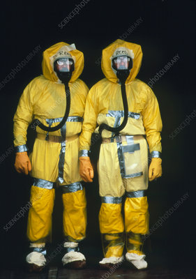 T1720026-Two_workers_wearing_protective_clothing-SPL.jpg