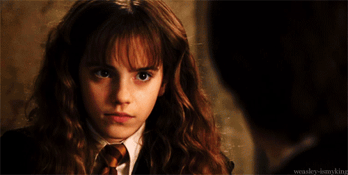 Hermione-Granger-Awkward-Smile-Gif-In-Harry-Potter.gif