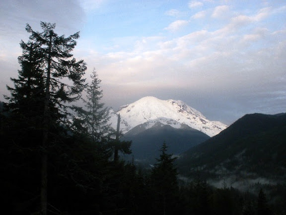 Mount%252520Rainier%252520at%252520Dawn%2525202.JPG