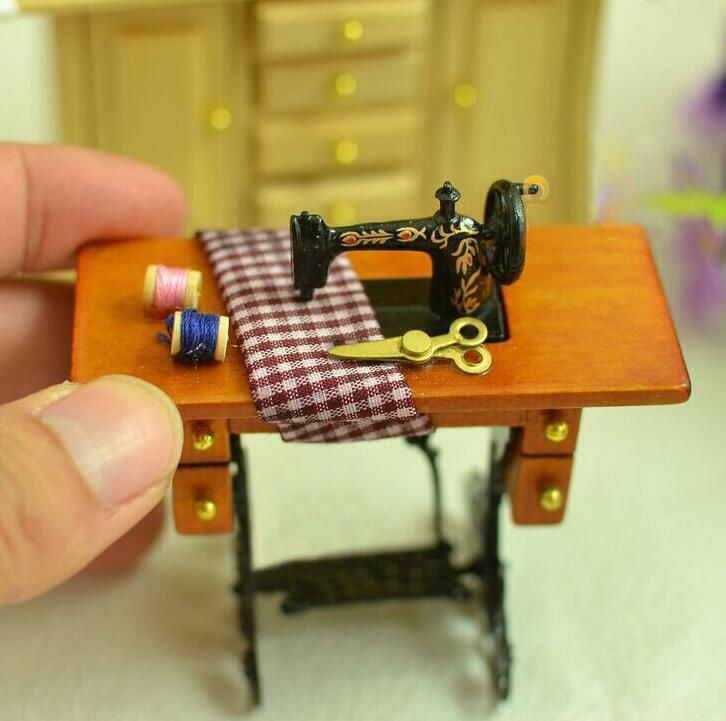 Hot-selling-Vintage-Miniature-Sewing-Machine-Furniture-for-Home-Decoration-Model-accessories.jpg