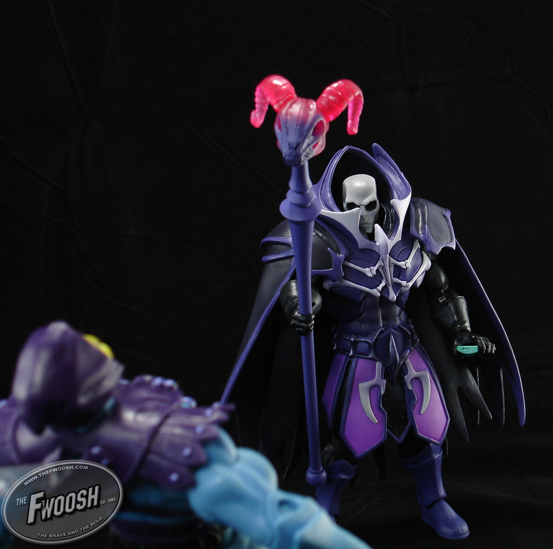 faceless-one-vs-skeletor.jpg