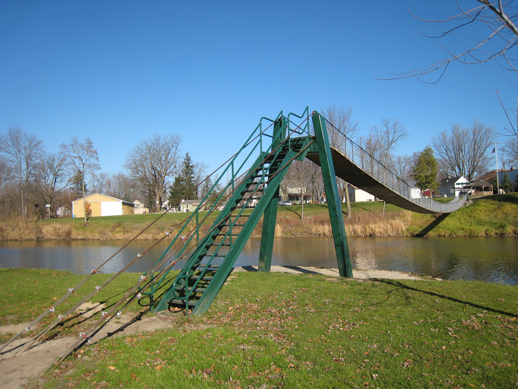 swinging_bridge3.jpg