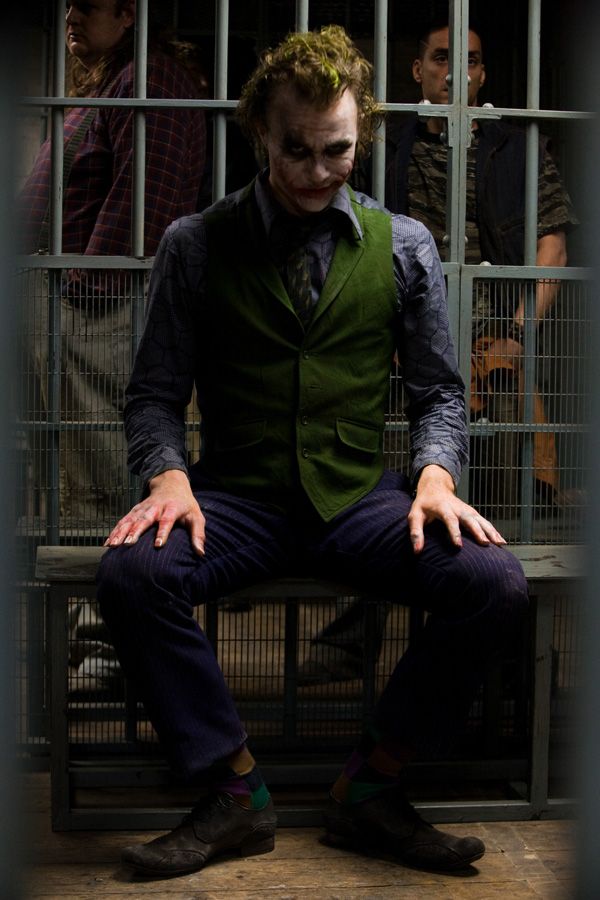 the_dark_knight_movie_image_heath_ledger_as_the_joker.jpg