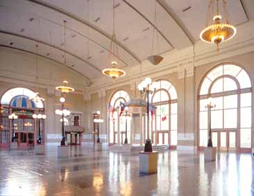 Union-Station-Grand-Hall.jpg