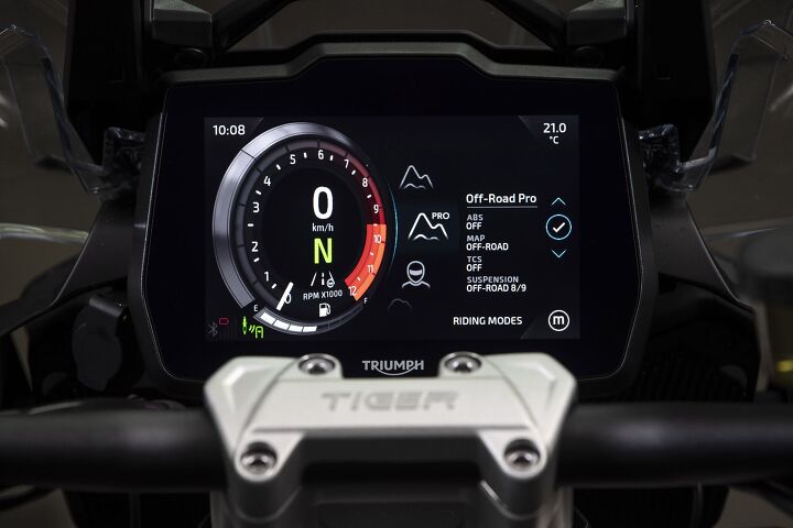 2023 Triumph Tiger 1200 tft display