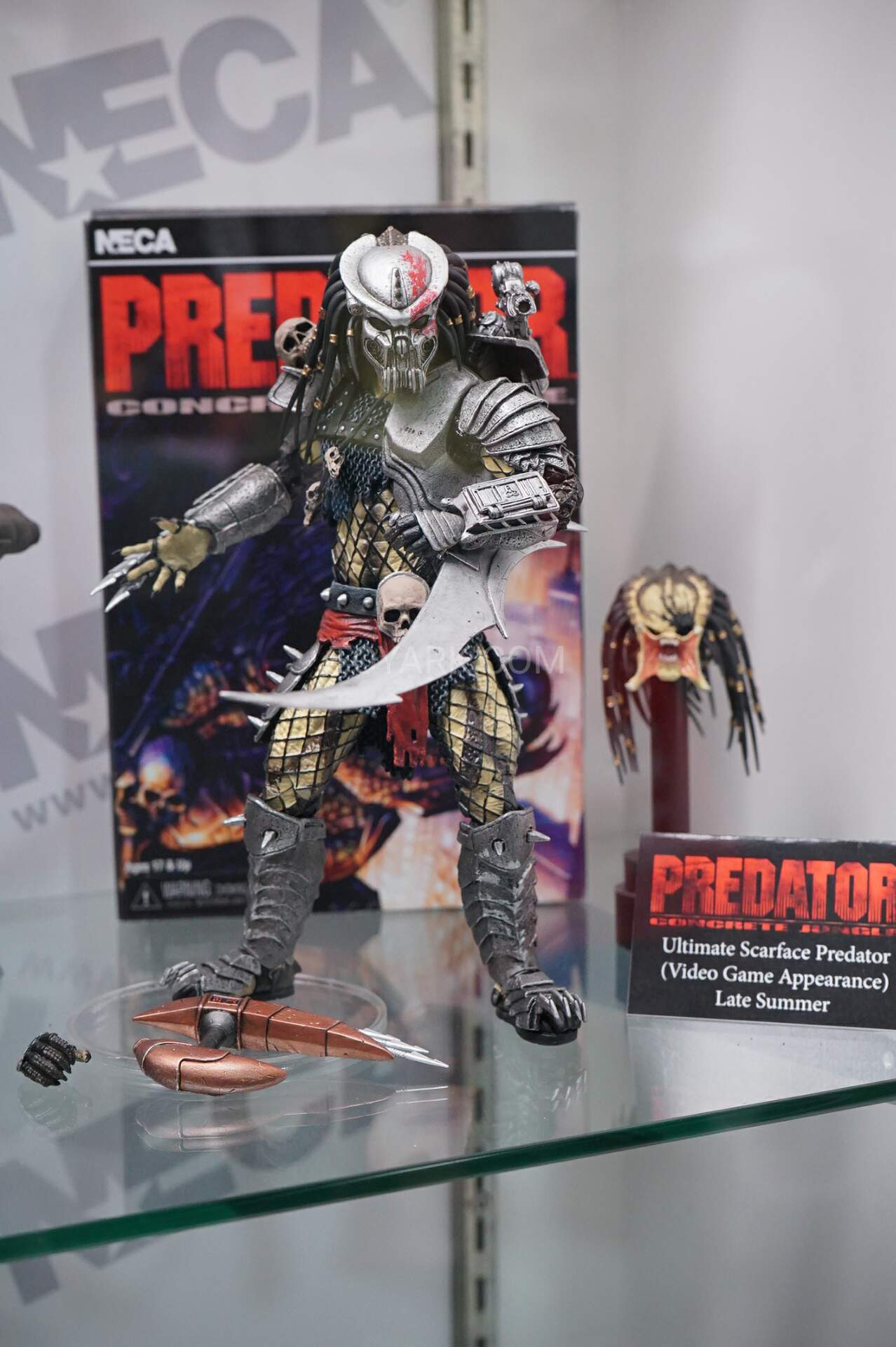 SDCC-2016-NECA-AvP-and-Predators-012.jpg