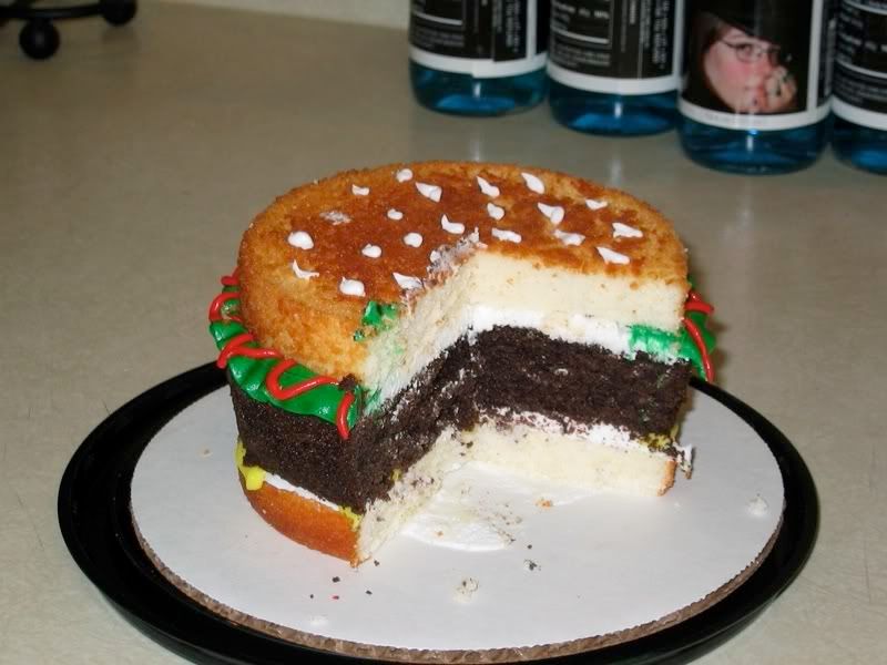 Hamburger_Cake_Cut__Side_View.jpg