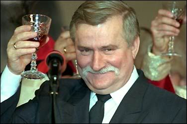 lech_walesa_1995.jpg