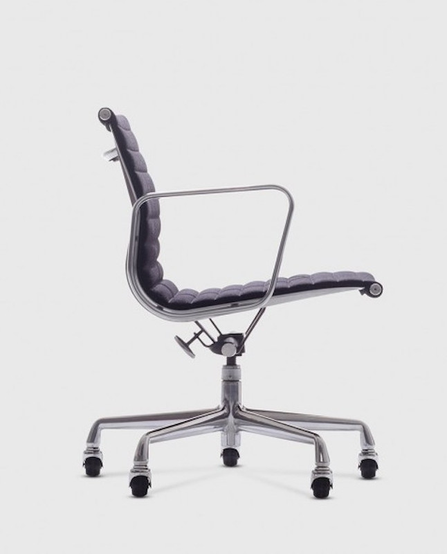 31-eames-management-chair.jpg
