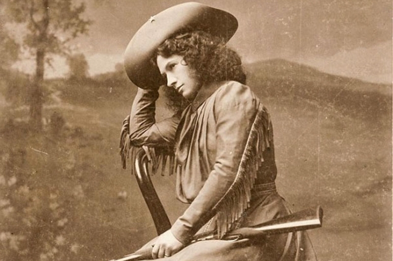 P9MMCX-Photos-of-the-Old-Wild-West-You-Wont-Believe-Exist-Annie-Oakley.jpg.pro-cmg.jpg