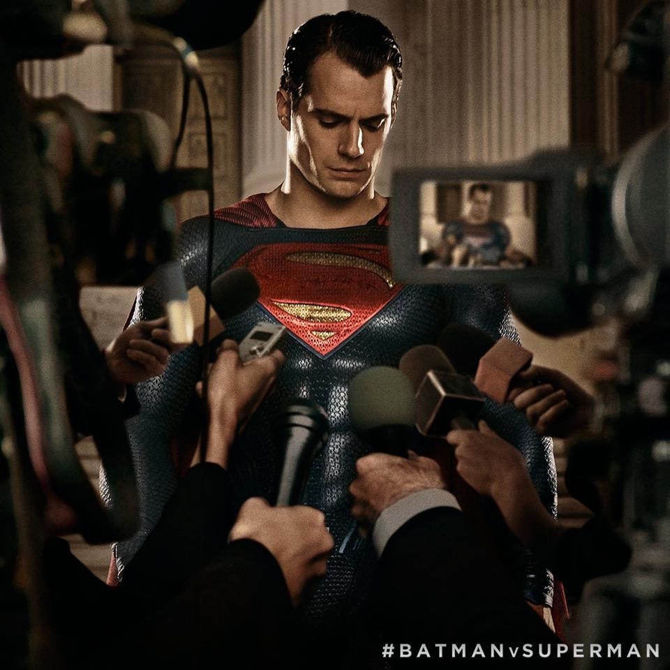 BATMAN-V-SUPERMAN-Superman-reporters-1200x1200.jpg