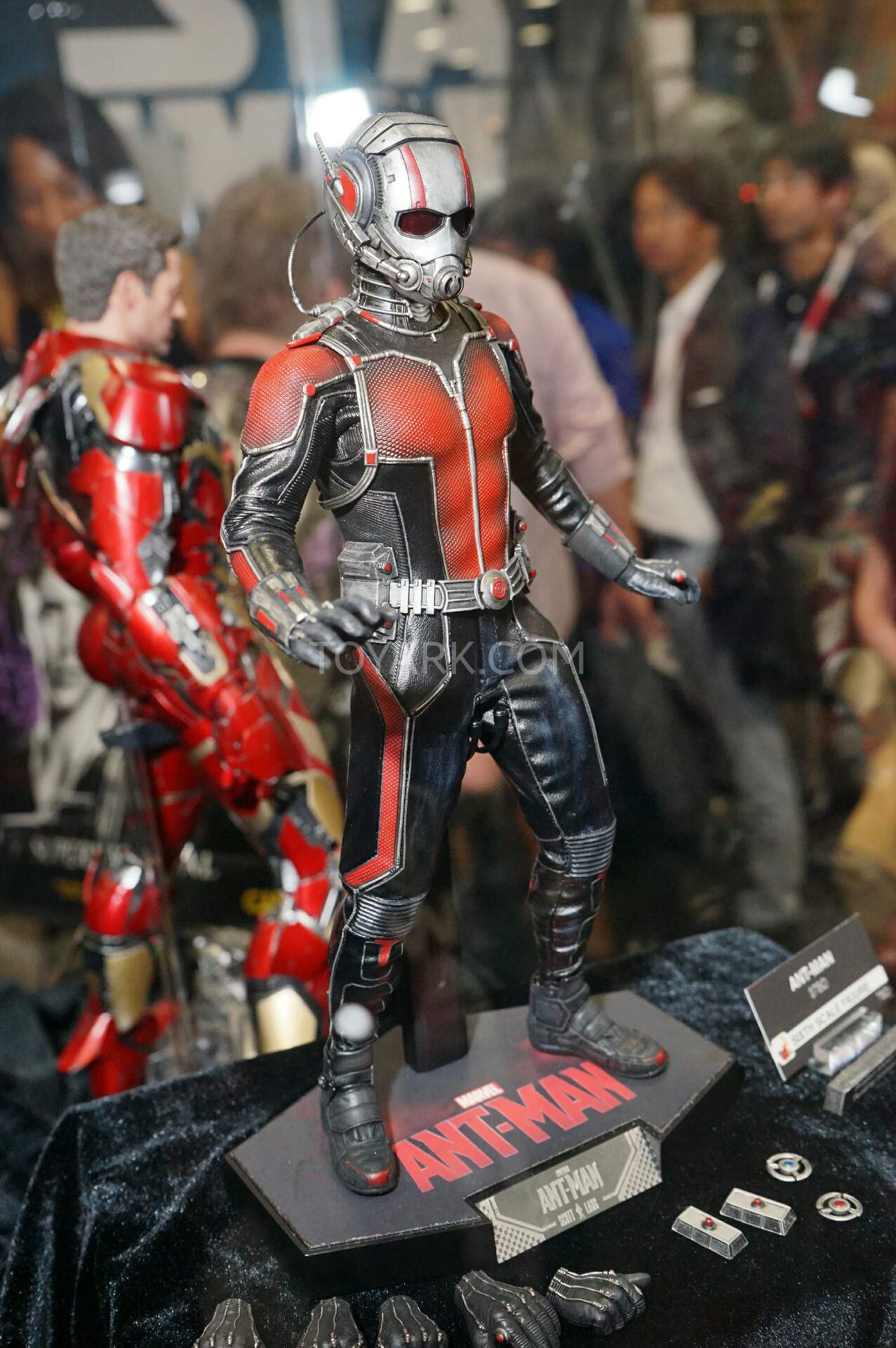 SDCC2015-Hot-Toys-Marvel-056.jpg