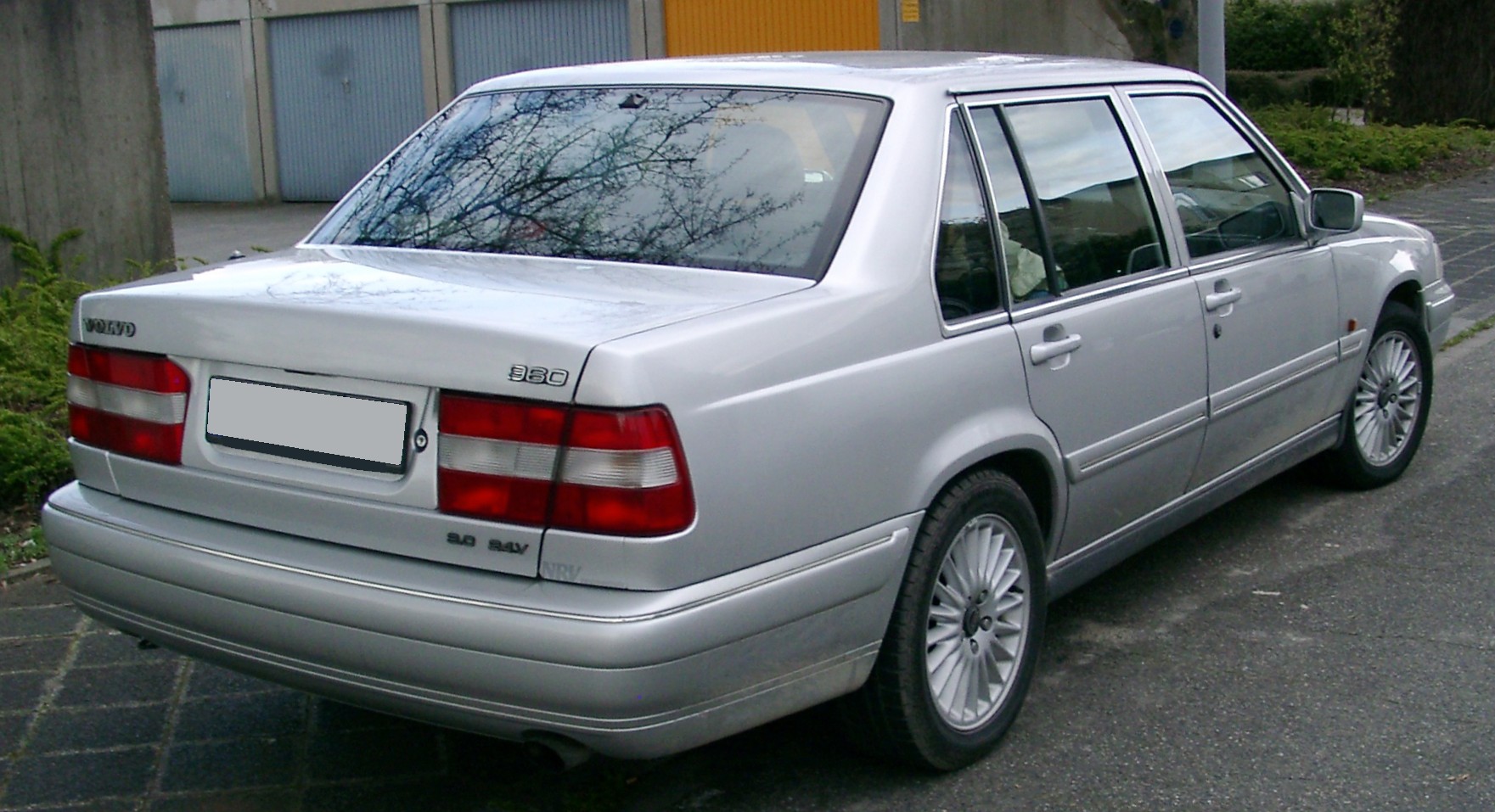 Volvo_960_rear_20080331.jpg