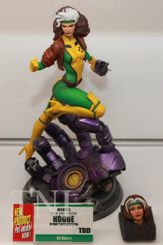 2014_NYCC_Kotobukiya21__scaled_800.jpg