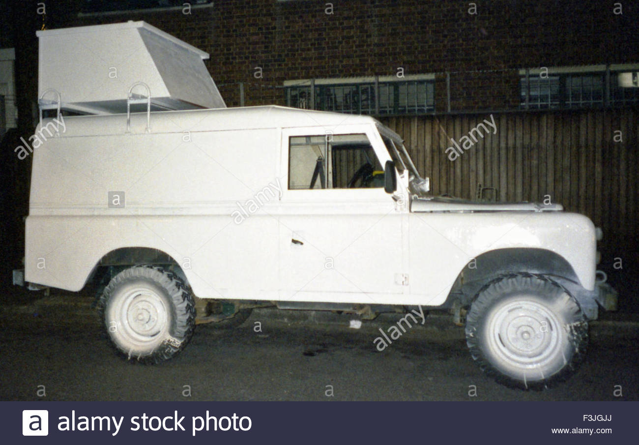 land-rover-military-109-series-3-off-road-vehicle-this-is-the-kypros-F3JGJJ.jpg