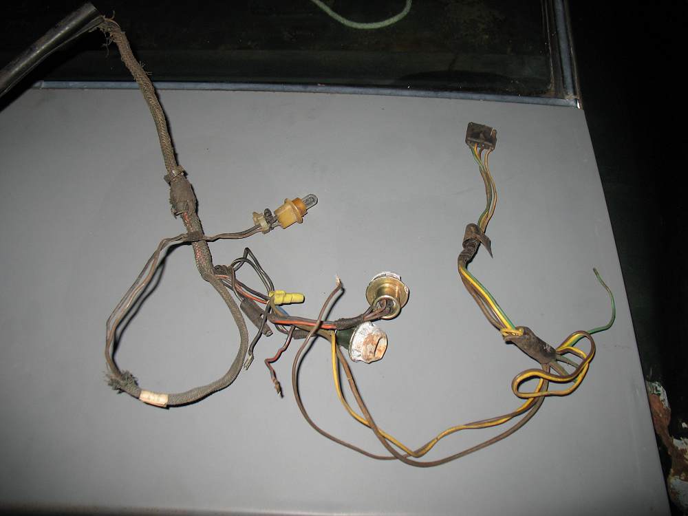 mustang_rear_harness_2.jpg