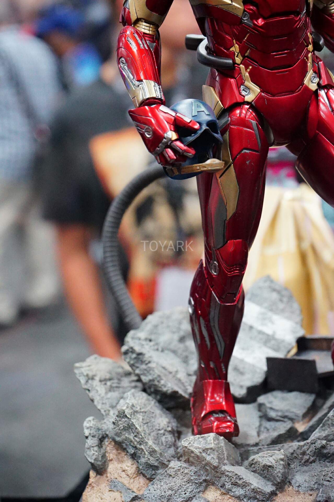 SDCC-2016-Hot-Toys-Marvel-Civil-War-026.jpg