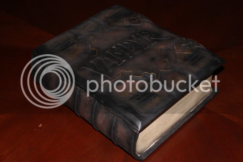VampyrBook2.jpg