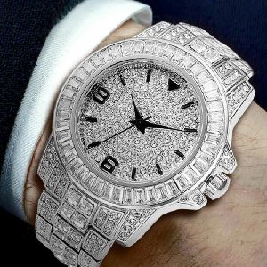 diamond-watch-1661237040-6503450.jpeg