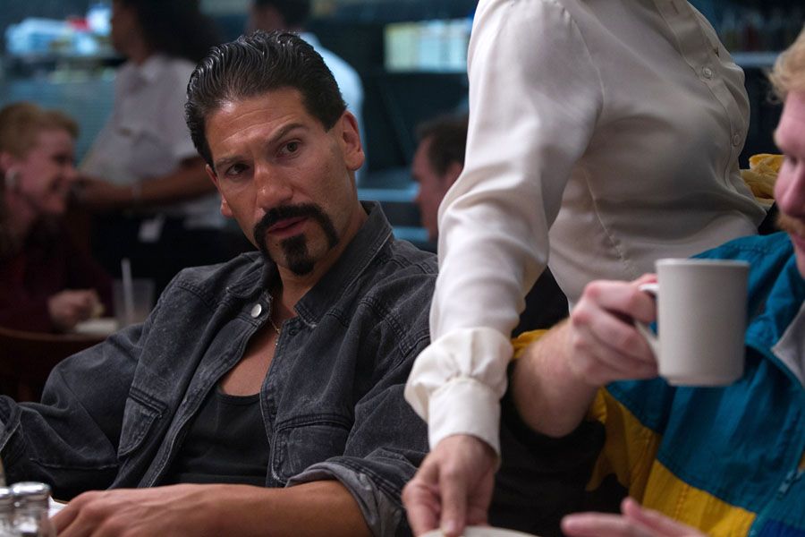 Jon-Bernthal-as-Brad-Bodnick-in-The-Wolf-of-Wall-Street-jon-bernthal-39307219-900-600.jpg