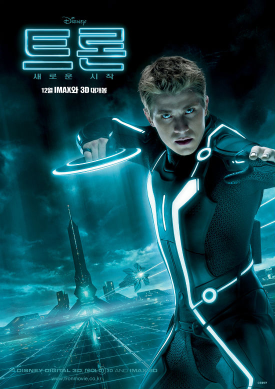 tron_legacy_international_garrett_hedlund.jpg